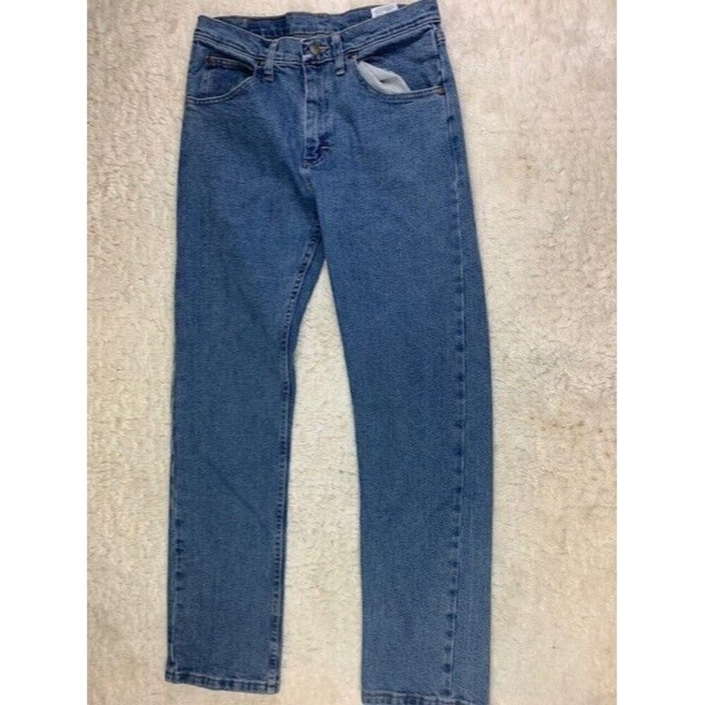 Wrangler Size 30x32 Mens Jeans (Actual Inseam 31.5)Med Wash Stretch Straight Leg